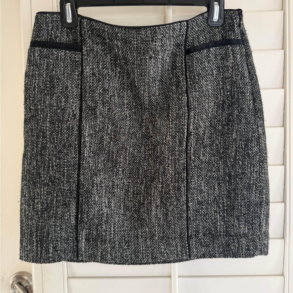 White House Black Market Tweed Skirt – Size 4